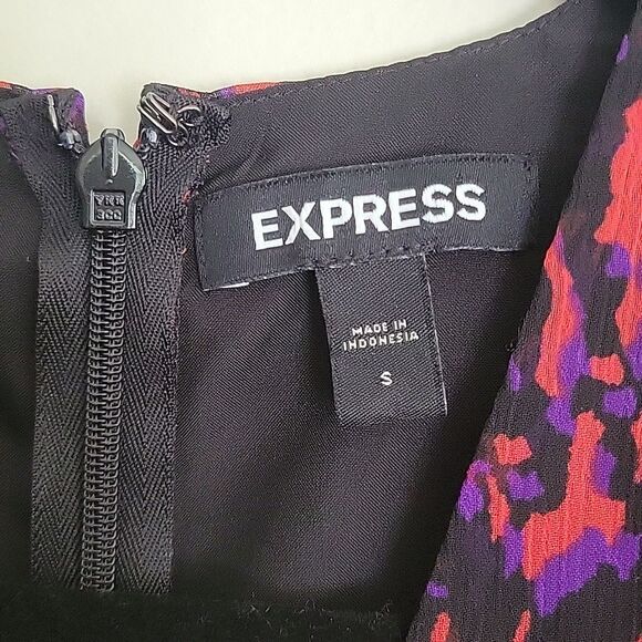 Express Abstract Print Faux Wrap Ruffle Mini Dress Small Red Black Purple - Picture 7 of 16